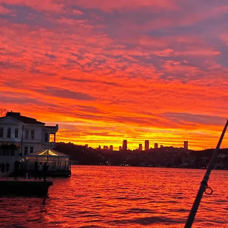 An Tale,an Dream,the Bosphorus 1 Istanboel